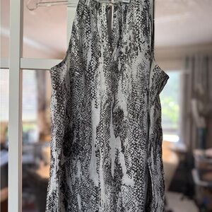 Nine West Monochrome Snakeskin Sleeveless Top - XS